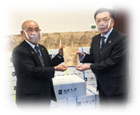 福島県川俣町への近大マスク贈呈